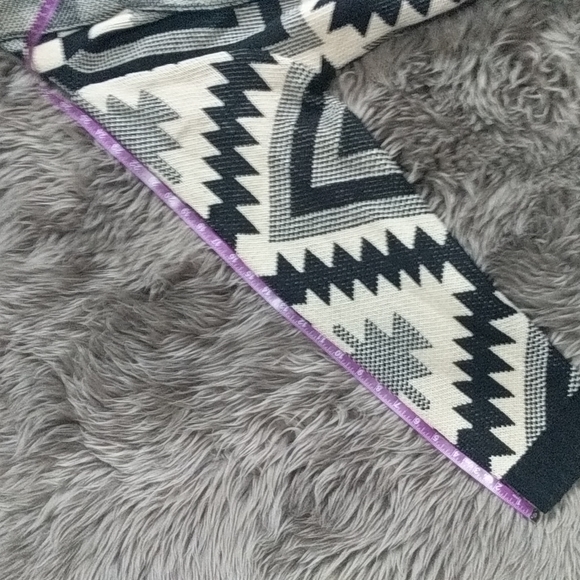 Aztec Open Cardigan Sweater - Picture 10 of 11